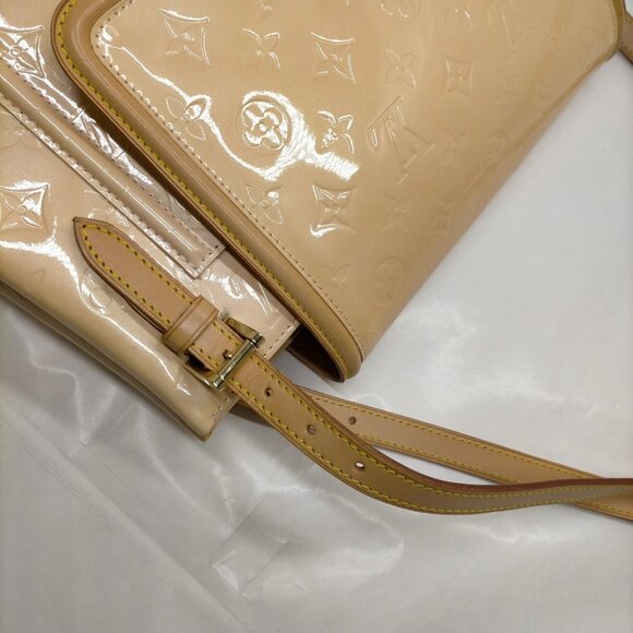 Authentic Louis Vuitton Biscayne Bay GM Beige Vernis Shoulder Bag mon650-110925 - Picture 6 of 16
